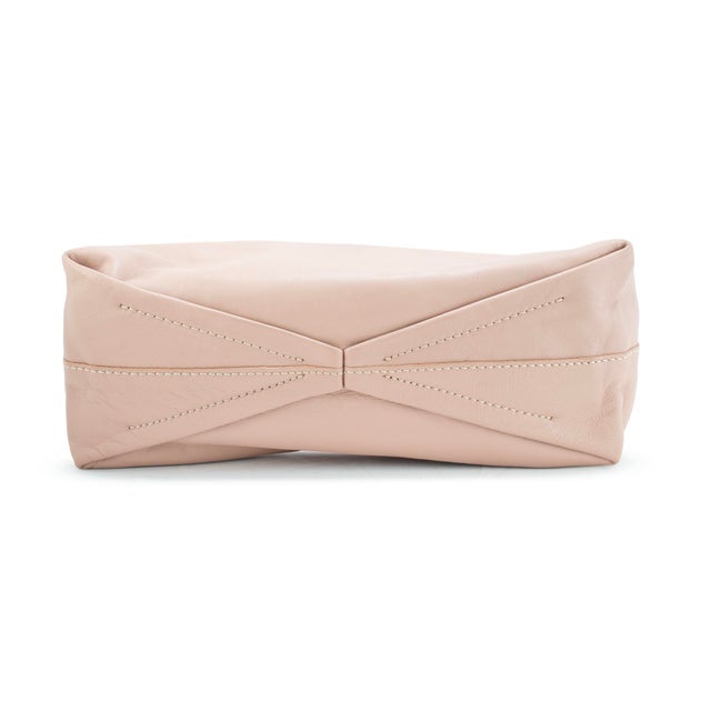 Alexander McQueen Rose Pink Skull Jewel Four-Ring Soft Leather Clutch Bag For Sale - Image 12 of 16