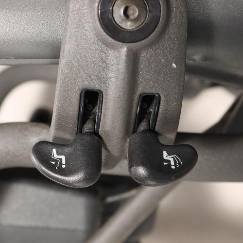 Gray Areon Chair from Herman Miller For Sale - Image 8 of 15