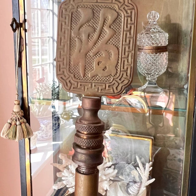 1940s Guanyin porcelain accent lamp on wooden base // vintage goddess lamp // chinoiserie lamp // designer lighting // table lamp // For Sale In Kansas City - Image 6 of 17