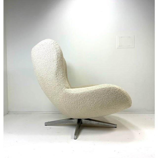 Mid-Century Modern Swivel Lounge Chair by Illum Wikkelso For Sale - Image 3 of 7