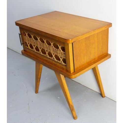 French Nightstands in Oak & Wicker with Compass Feet, 1950, Set of 2 For Sale - Image 3 of 10
