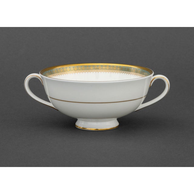White Royal Doulton "Clarendon" Pattern Partial Porcelain Dinnerware Service, 84 For Sale - Image 8 of 18