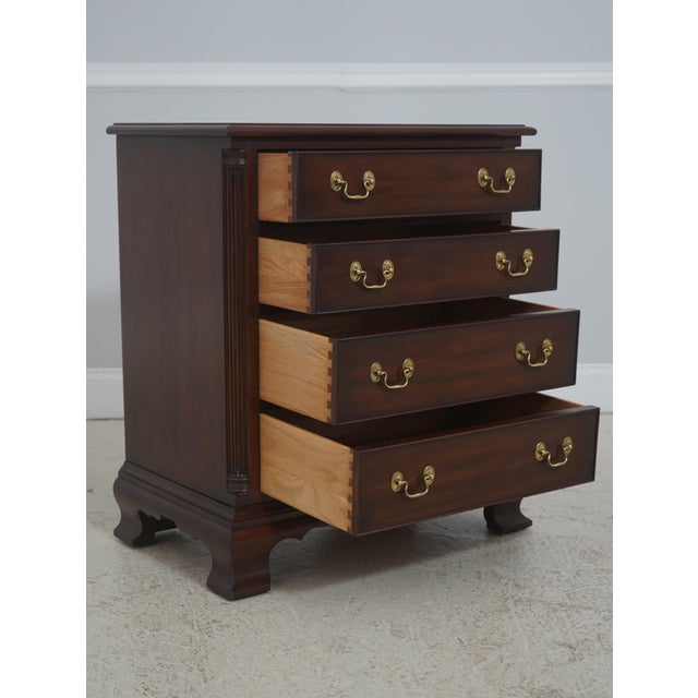 Henkel Harris Pair Henkel Harris Model 116 Mahogany Nightstands For Sale - Image 4 of 17
