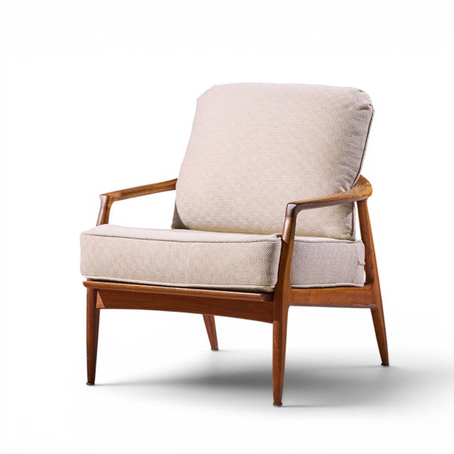 Milo Baughman for Thayer Coggin Mid Century Walnut Lounge Chairs - Pair For Sale In Chicago - Image 6 of 12