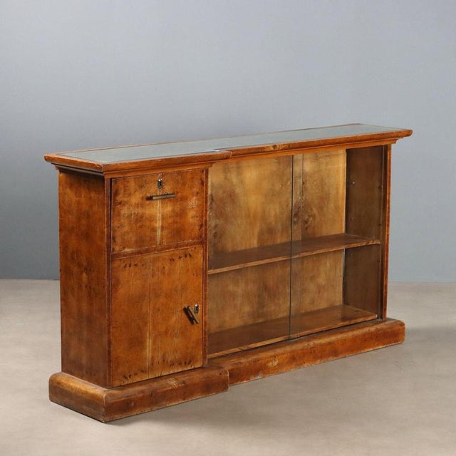 Art Deco Display Cabinet in Walnut Burl Veneer For Sale - Image 10 of 10