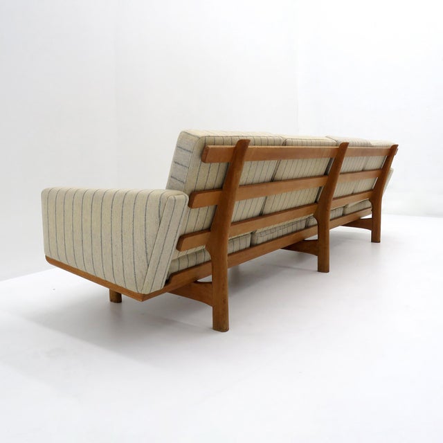 1950s 4-Seater Sofa Model Ge-236/4 by Hans J. Wegner for Getama, 1950 For Sale - Image 5 of 10