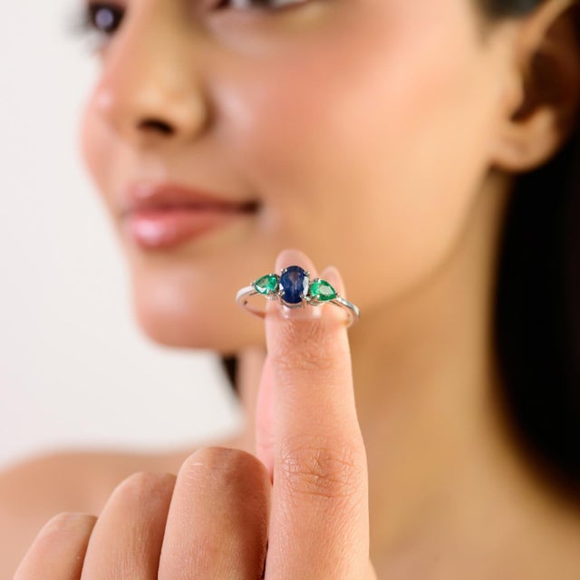 Classic Emerald and Sapphire Three-Stone Women Ring in Sterling Silver - Size 7 For Sale - Image 6 of 11
