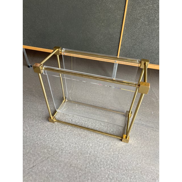 1970s Charles Hollis Jones Attributed Hollywood Regency Brass Formed Lucite Magazine Rack Holder Design Rialto For Sale - Image 10 of 11