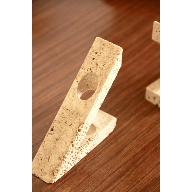 Ivory Modernist Travertine Sculptures / Vases by Enzo Mari for F.lli Manelli, Italy, 1970s , Set of 2 For Sale - Image 8 of 12