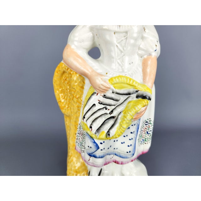1860s English Staffordshire Statue of Fishmonger Antique Pottery Victorian Figure of Lady With Fish Basket For Sale - Image 4 of 10