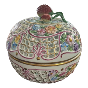 Porcelain Reticulated Box
