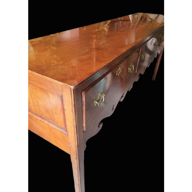 Baker Furniture Company Vintage Extra Long Traditional Wright Table Company Scalloped Yew Wood Sideboard / Console Table For Sale - Image 4 of 15