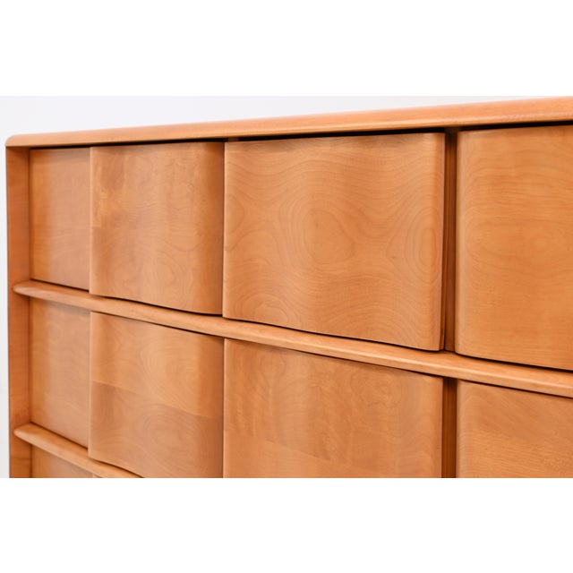 Heywood-Wakefield Mid-Century Modern Sculptura Birch 9 Drawer Long Dresser | Newly Refinished For Sale - Image 12 of 17