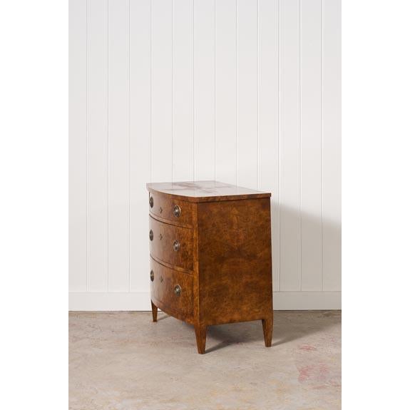Brown 19th Century English Burl Veneered 3-Drawer Chest With Ring Pulls For Sale - Image 8 of 11