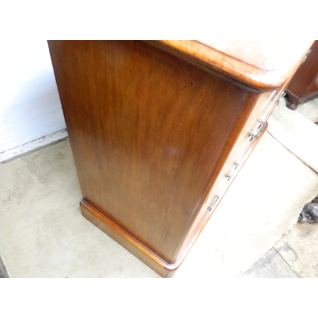 Victorian Chest of Drawers in Mahogany For Sale - Image 14 of 18