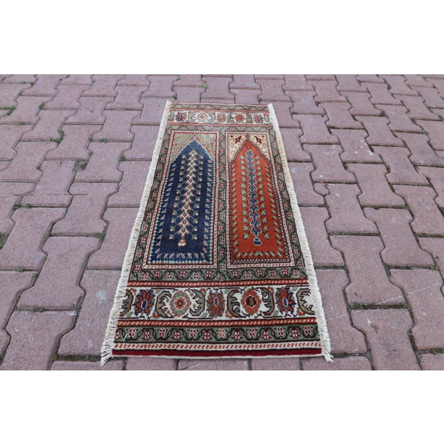 1950s Traditional Turkish Hand Knotted Vintage Kayseri Rug For Sale - Image 12 of 12