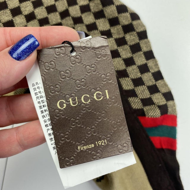 Early 21st Century Gucci Light Brown 100% Soft Wool Scarf Brand New! For Sale - Image 5 of 12