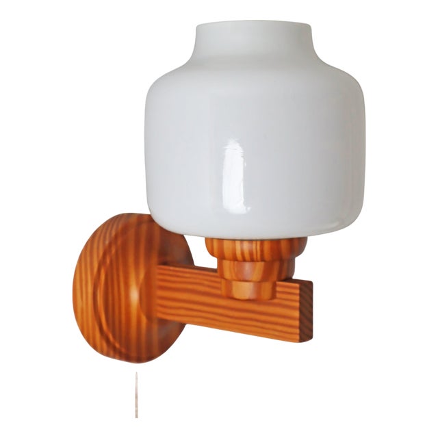 Scandinavian Wooden Wall Lamp with Onion-Shaped Lampshade, Sweden, 1970s For Sale