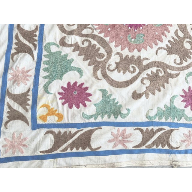 1960s Hand-Embroidered Neutral Tan Suzani Tapestry, 3'10'' X 4'2'' For Sale - Image 5 of 8
