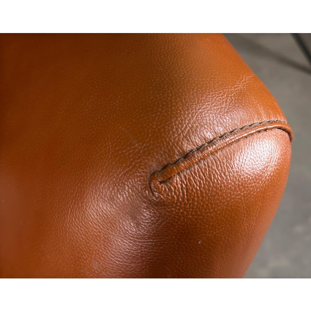 1990s Gerard Van Den Berg Style Leolux Cognac Leather Lounge Chair and Ottoman, Netherlands, 1990s For Sale - Image 5 of 16