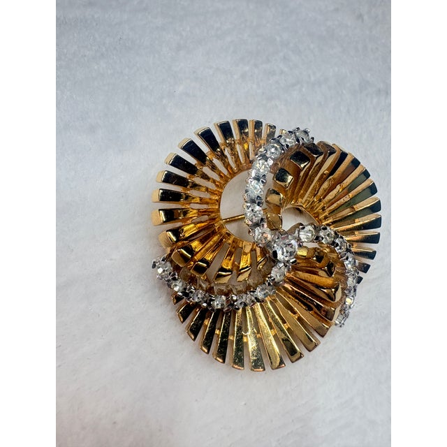 1950s Mid‑Century Jomaz Gold‑Tone Architectural Medallion Brooch With Crystal Crescent For Sale - Image 5 of 6