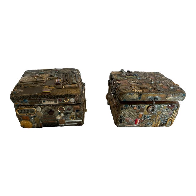 1980s Pair of Decorative Boxes With Found Objects by Brazilian Sculptor Francisco Möller For Sale