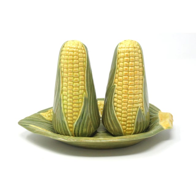 Vintage Corn Cob Salt and Pepper Shaker Set With Plate - Set of 3 For Sale In Tampa - Image 6 of 11