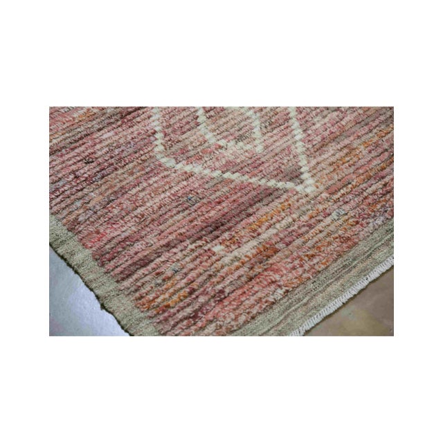 Light Aubergine Modern Wool Rug For Sale - Image 9 of 10