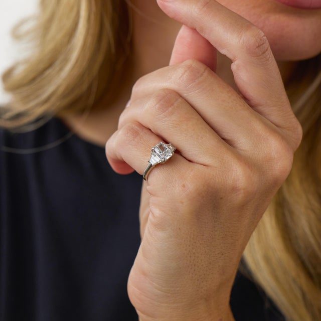 Vintage Gia 1.53 Carat Diamond Platinum Engagement Ring, Size 3.75 For Sale - Image 4 of 5