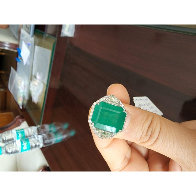 Natural Zambian Emerald 9.24 Carats and Diamonds Half Moon 1.01 Carats in 14k, Size 6 For Sale - Image 13 of 18