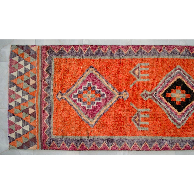 1960s Vintage Hand Knotted Primitive Turkish Runner For Sale - Image 11 of 15