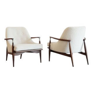 Ib Kofod-Larsen Style Modern Lounge Chairs in Walnut & Bouclé, C. 1950s For Sale