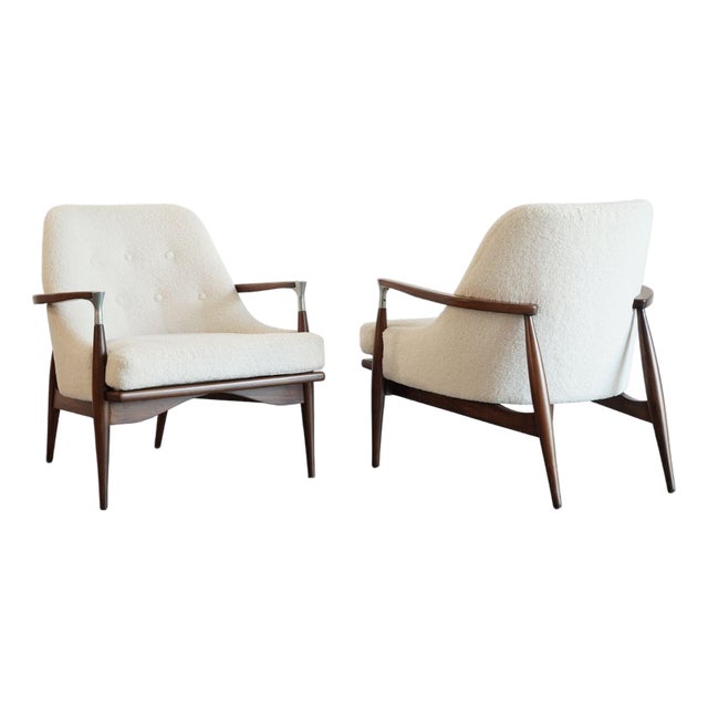 Ib Kofod-Larsen Style Modern Lounge Chairs in Walnut & Bouclé, C. 1950s For Sale
