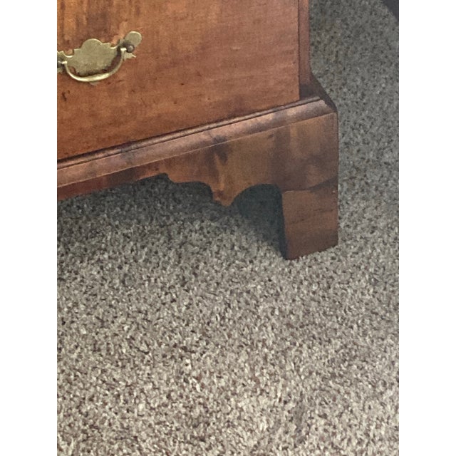Important American Chippendale Figured Maple Tall Chest-of-Drawers Rhode Island, United States 1760-1780 For Sale - Image 6 of 8
