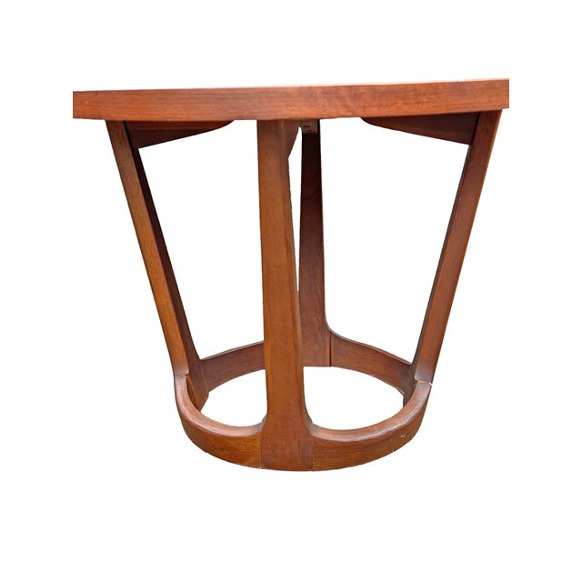 Vintage Lane Modern Style Round Table Accent Side or End Single Table For Sale In New York - Image 6 of 7