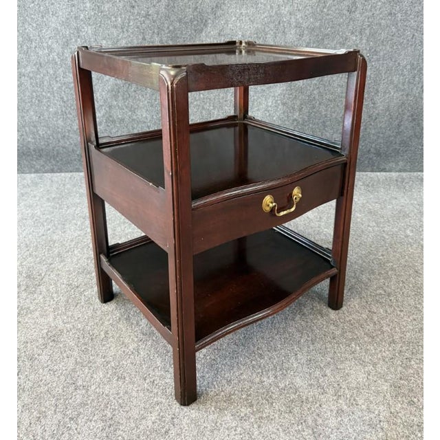 Late 20th Century Wellington Hall Mahogany Two Tiered Mahogany Side Table For Sale In Raleigh - Image 6 of 13