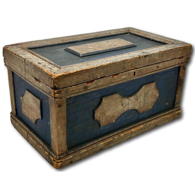 Outstanding Mid 1800s Smaller Size Antique New England Seaboard Pine Carpenters Tool Chest With Great Original Paint - 12 X 13 X 22 Inches For Sale - Image 9 of 18