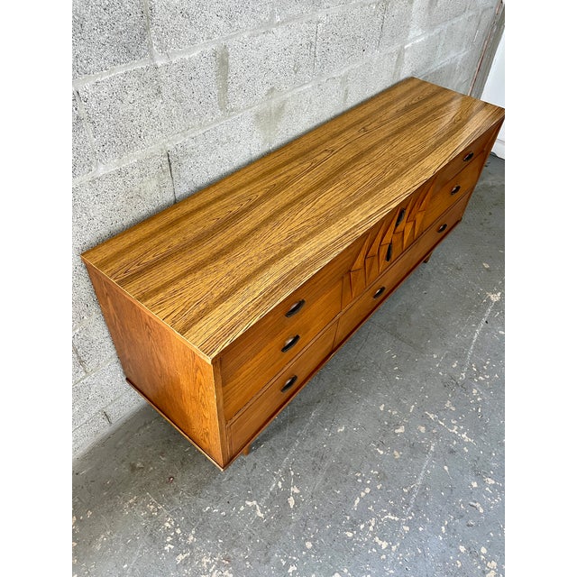 Mid Century Modern Sculptural Harlekin Style Nine Drawers Dresser. Circa 1960s. For Sale - Image 9 of 18