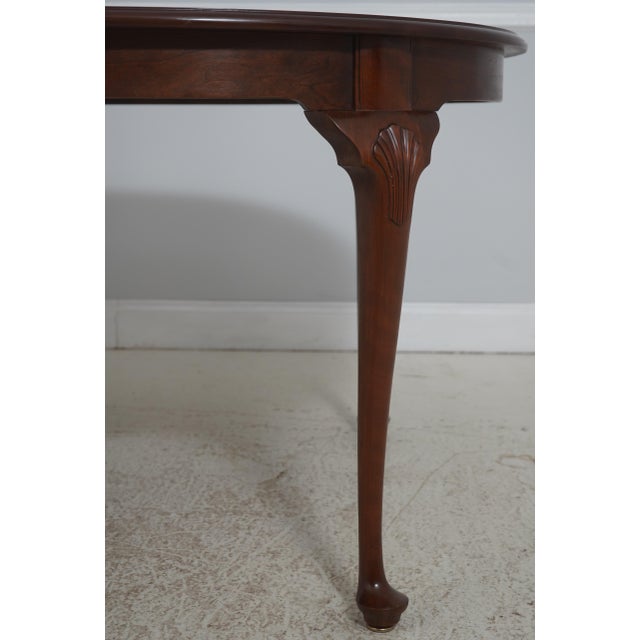 1980s Stickley Queen Anne Cherry Dining Room Table W. 2 Leaves For Sale - Image 5 of 18