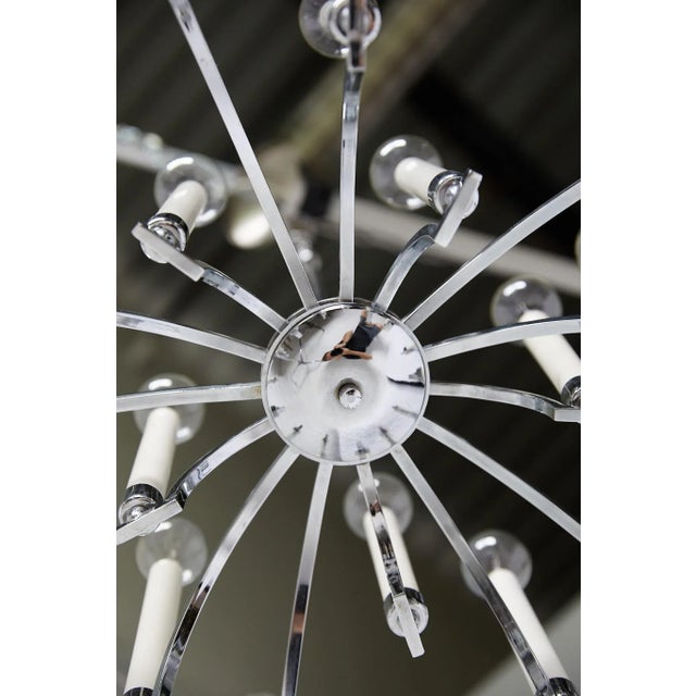1970s Midcentury Modern 14-Arm Chrome Chandelier by Lightolier For Sale - Image 5 of 12