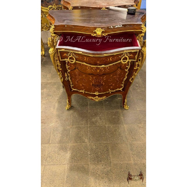 Vintage Louis XV Style Marquetry Bombe Chest Gilt Bronze Mounts & Marble Top For Sale In Orlando - Image 6 of 8