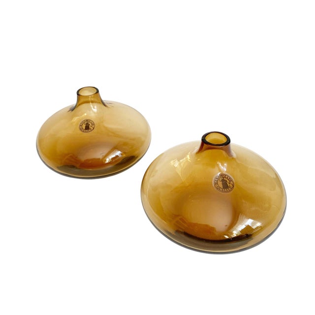 1990s Ikea Salong Amber Glass Squat Bud Vase by Johanna Jelinek For Sale - Image 5 of 5