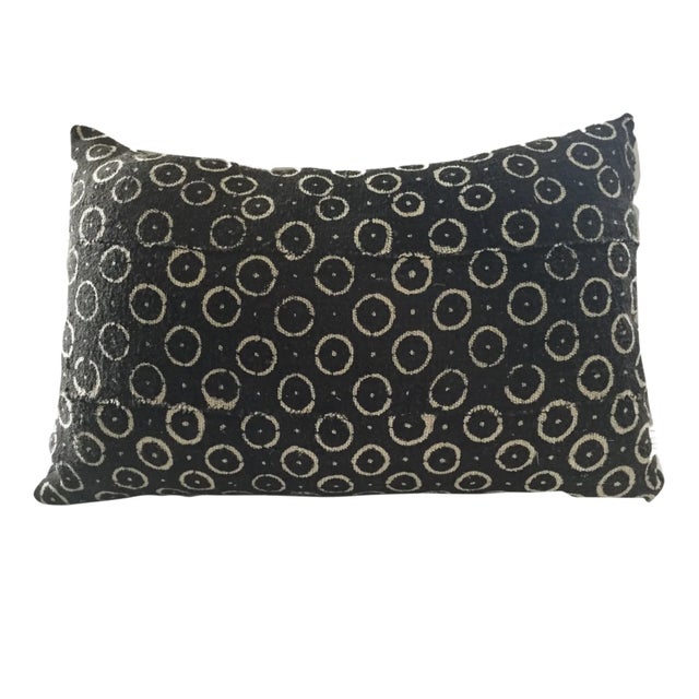 1980s Vintage Custom Made Mud Cloth Black & White Lumbar Pillow 22" W For Sale - Image 5 of 6