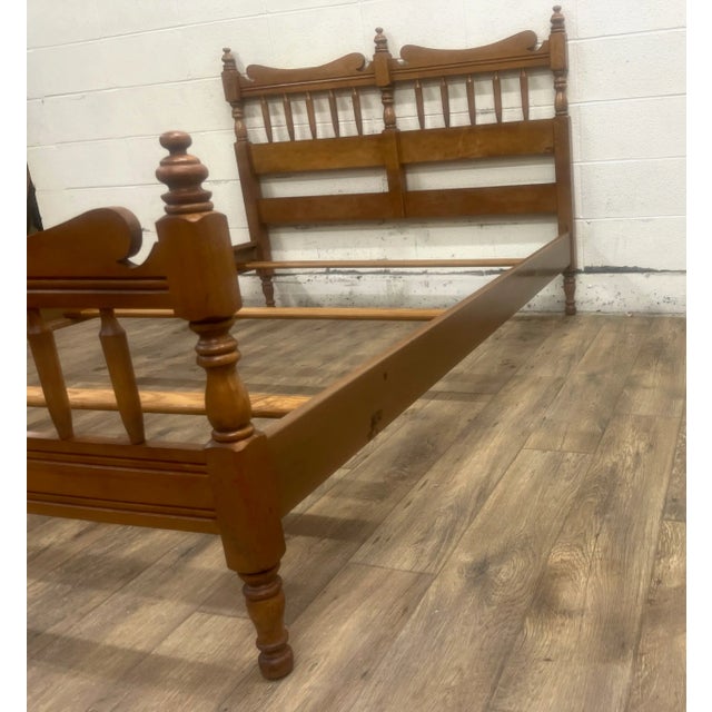 Late 20th Century Vintage Full Size Colonial Four Poster Spindle Bed For Sale - Image 5 of 9