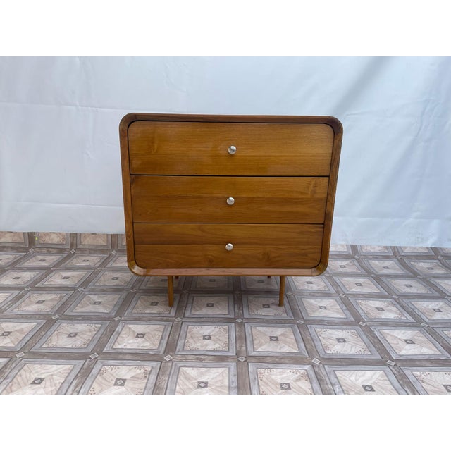 20th-century Indian rosewood cabinet/chest. This cabinet is made of Indian rosewood with a sturdy structure. This 20th-...
