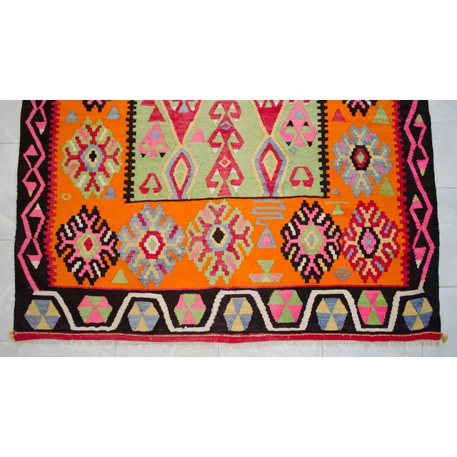 1960s Vintage Turkish Kilim Handwoven Rug - 5′6″ × 8′4″ For Sale - Image 11 of 13