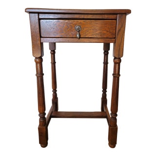 Mid 20th Century English Oak Side Table For Sale