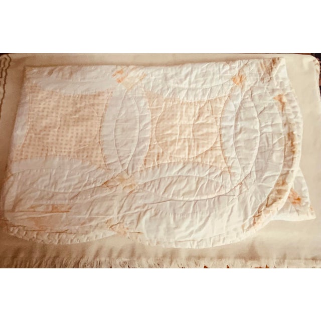 Charming 1920s Double Wedding Ring Quilt For Sale - Image 13 of 18