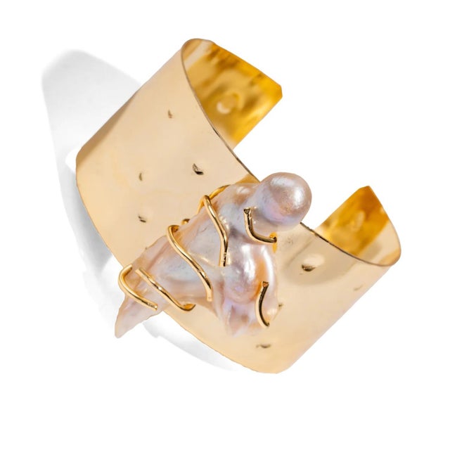 Divine Aura Baroque Pearl Cuff Bracelet For Sale - Image 4 of 11