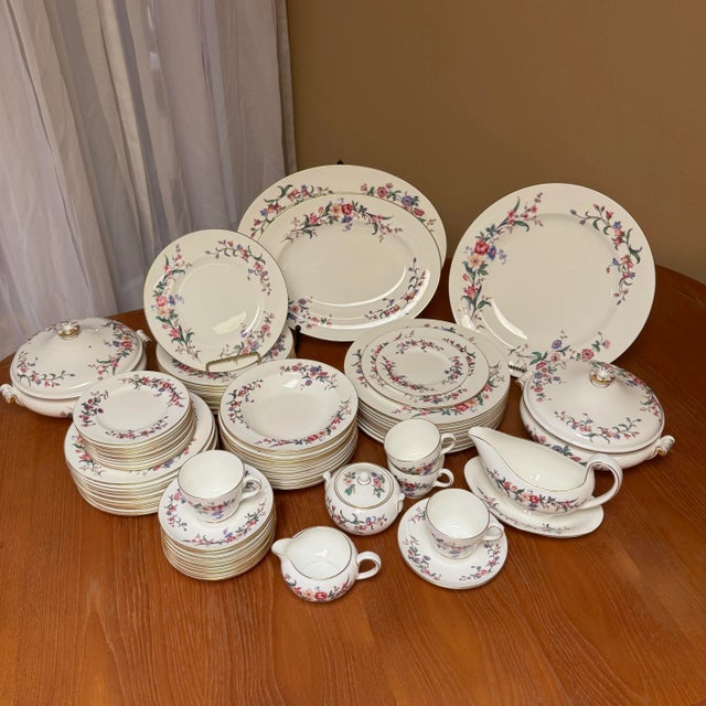 Pink 1950s Soup Bowls by Wedgwood in Devon Sprays Bone China Set of 4 For Sale - Image 8 of 8